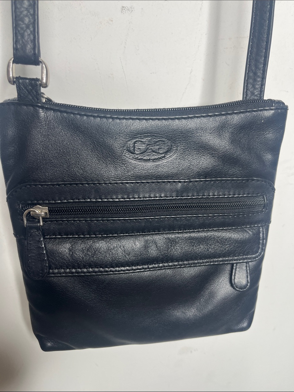 GG Leather Goods Crossbody Bag Black Leather EUC  inside pockets